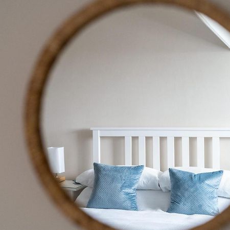 Stowaways Loft Apartment Whitby Ngoại thất bức ảnh