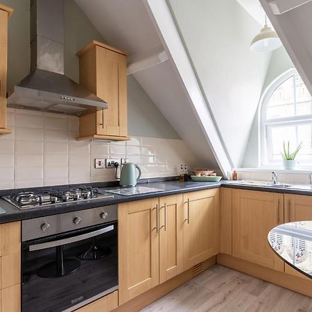 Stowaways Loft Apartment Whitby Ngoại thất bức ảnh