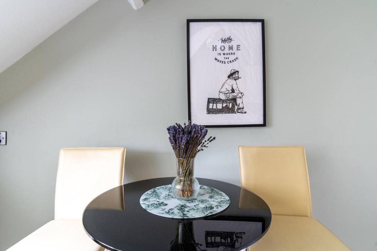 Stowaways Loft Apartment Whitby Ngoại thất bức ảnh