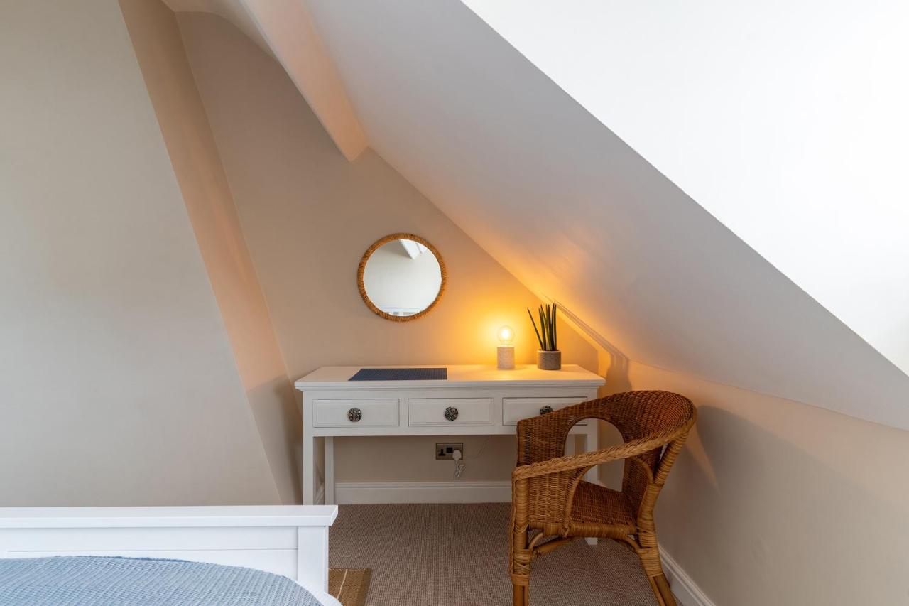 Stowaways Loft Apartment Whitby Ngoại thất bức ảnh
